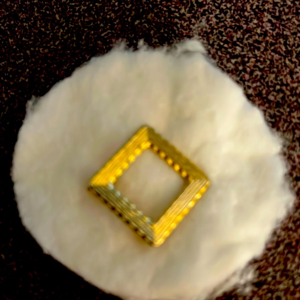 Lapel pin